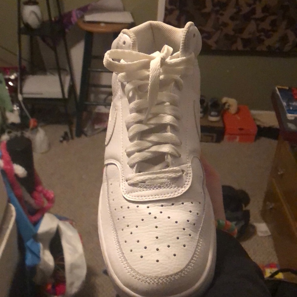 Nike court sneakers. WHITE.